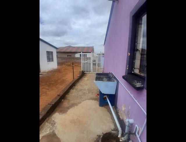 3 BEDROOM HOUSE FOR SALE IN PROTEA GLEN